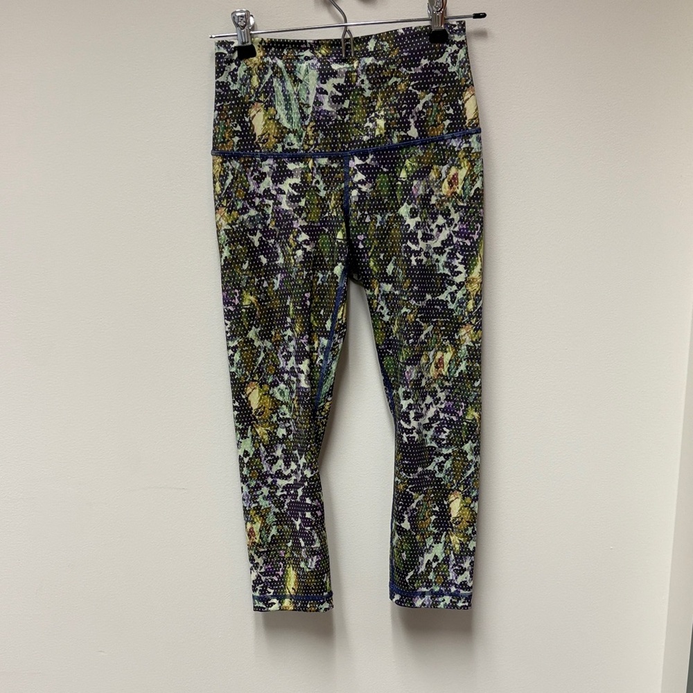 Lululemon Wunder Under Crop II